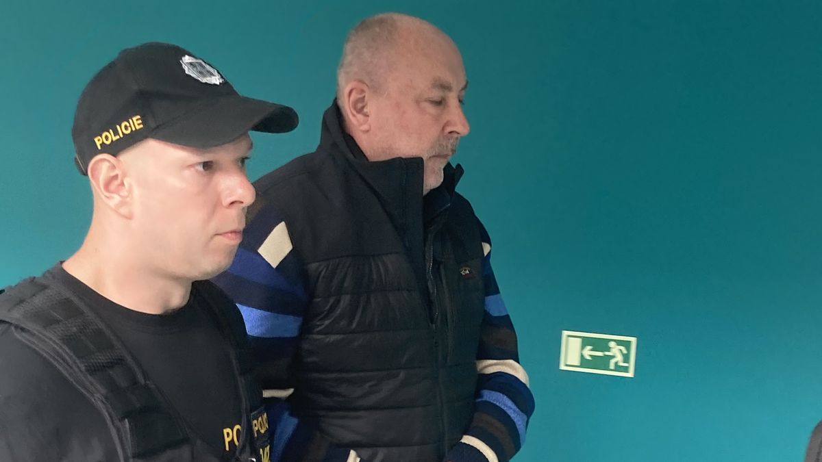 Policie chce obžalovat známého exekutora. Kvůli zbrani nalezené v jeho úřadu